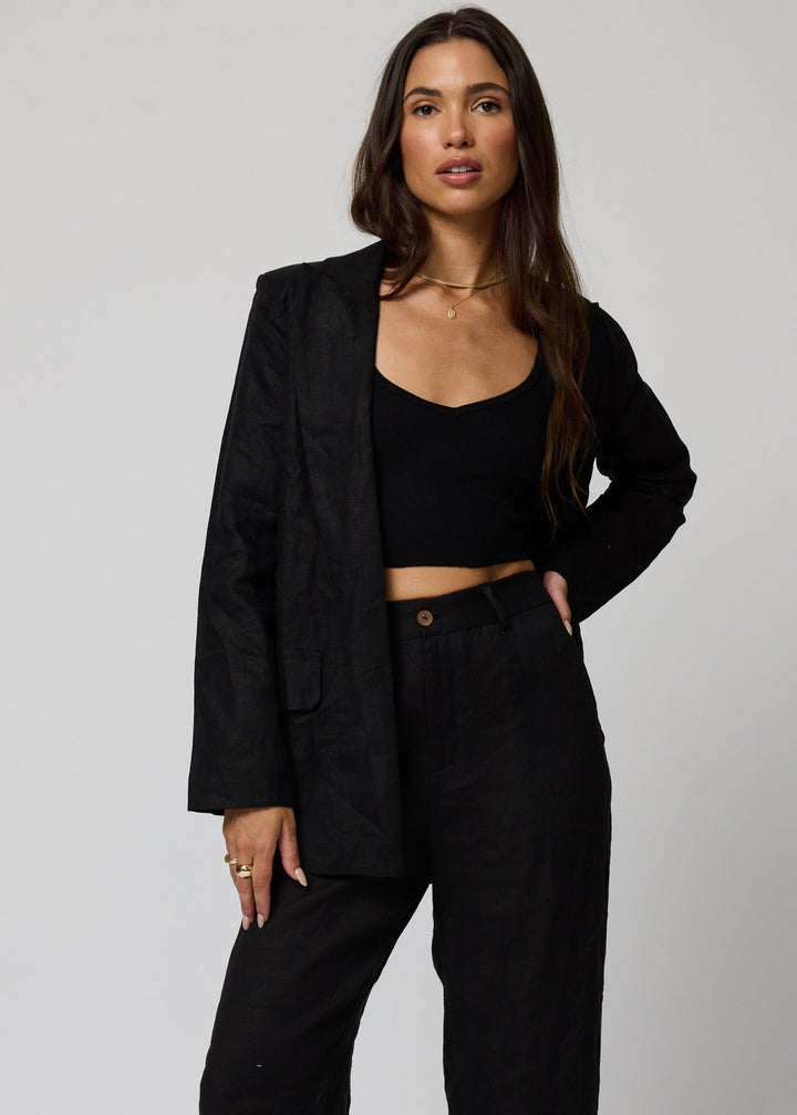 THE LINEN BLAZER