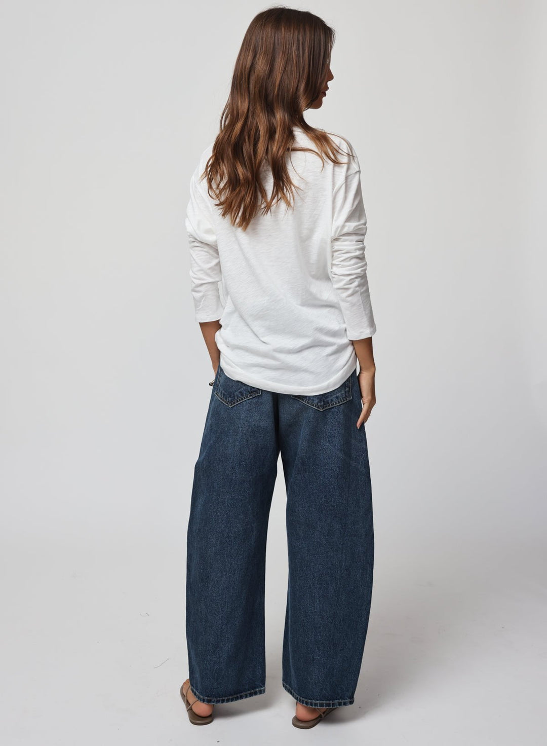 THE OVERSIZED LONG SLEEVE TEE