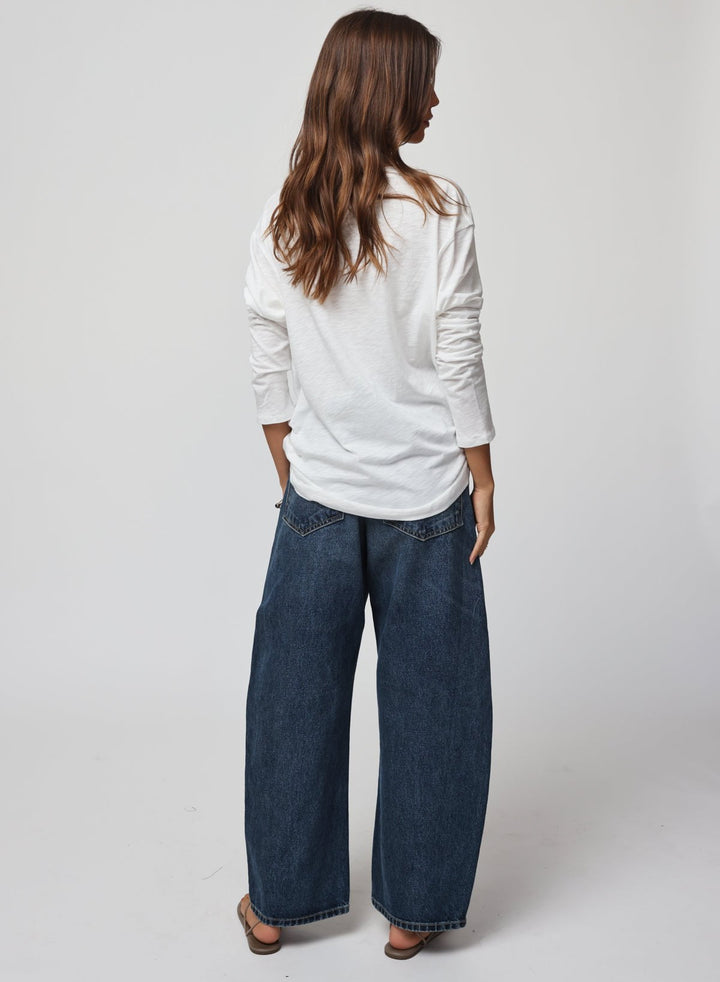 THE OVERSIZED LONG SLEEVE TEE