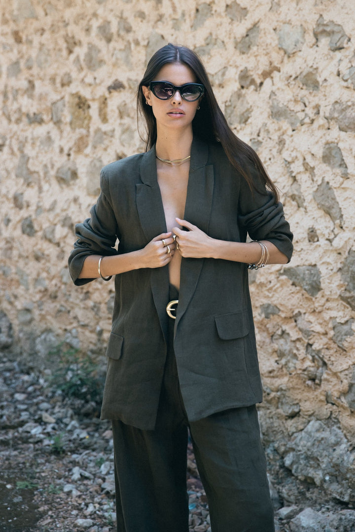 THE LINEN BLAZER