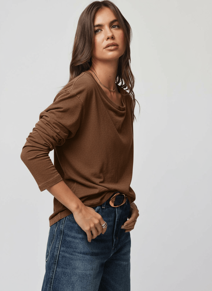 THE OVERSIZED LONG SLEEVE TEE