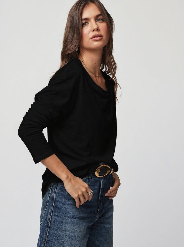 THE OVERSIZED LONG SLEEVE TEE