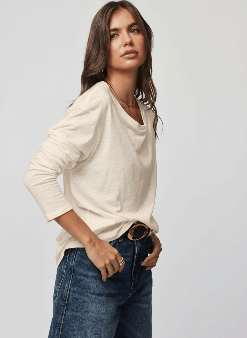 THE OVERSIZED LONG SLEEVE TEE