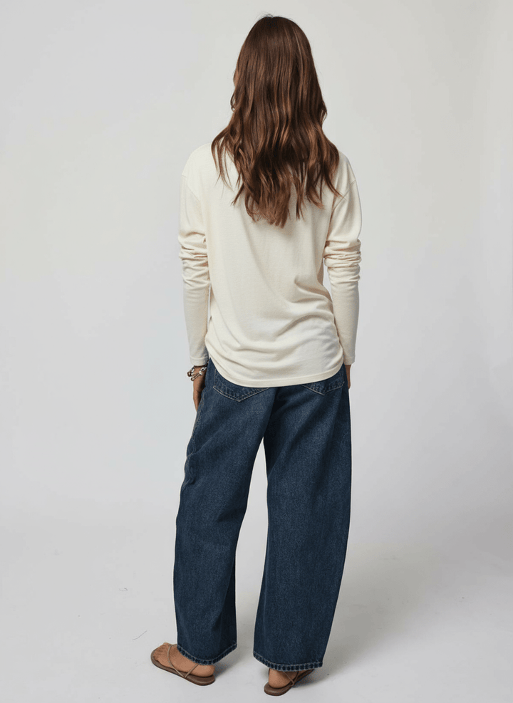 THE OVERSIZED LONG SLEEVE TEE