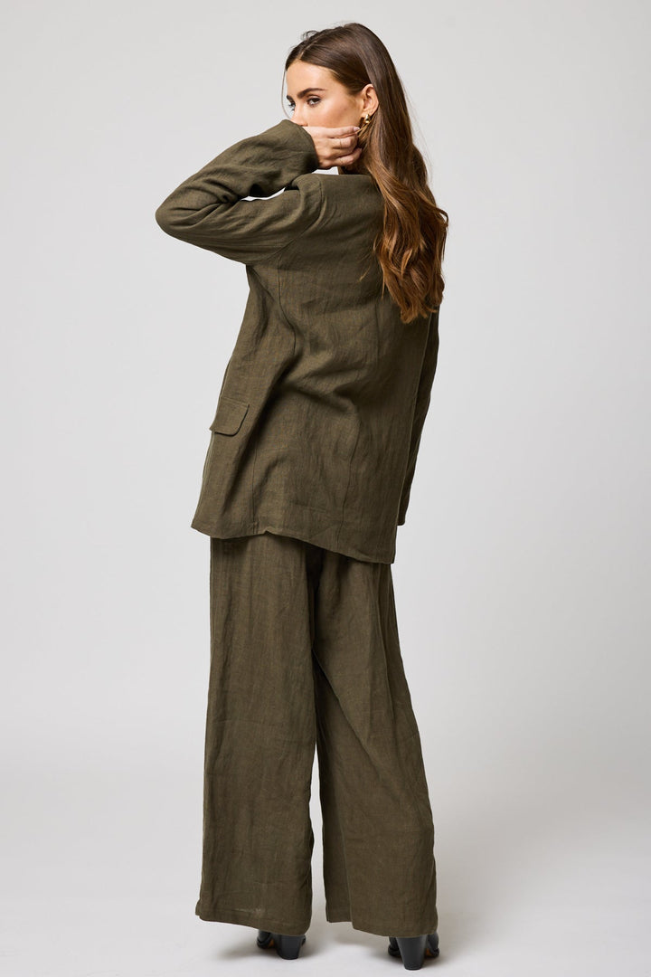 THE LINEN BLAZER