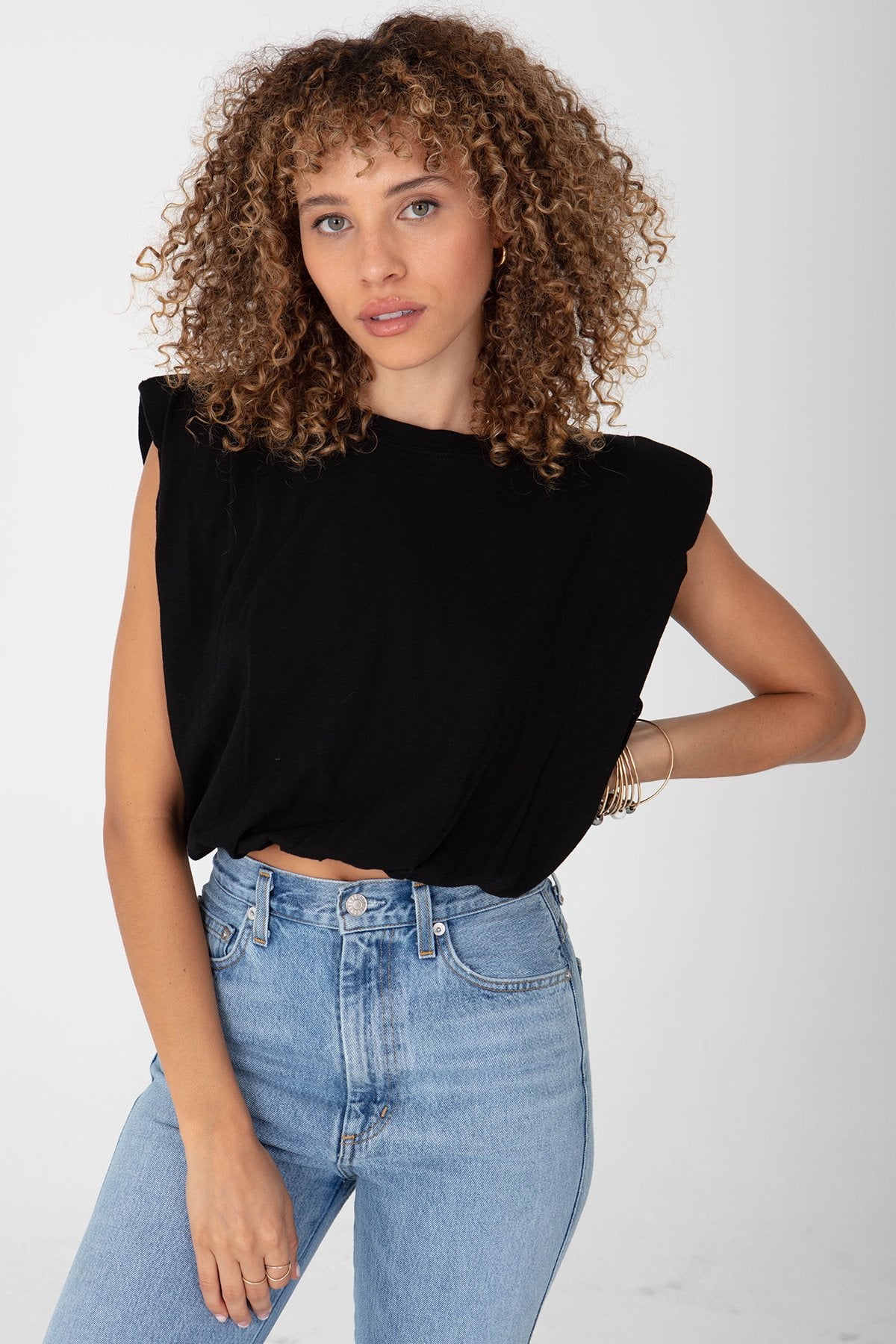 STRONG SHOULDER CROP