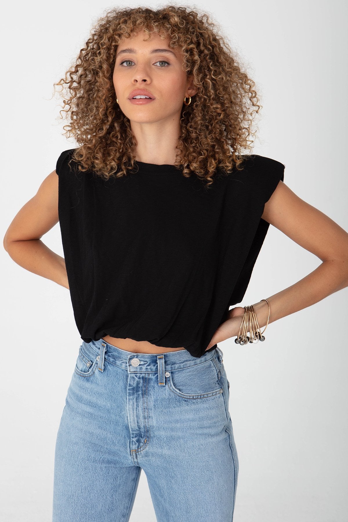 STRONG SHOULDER CROP