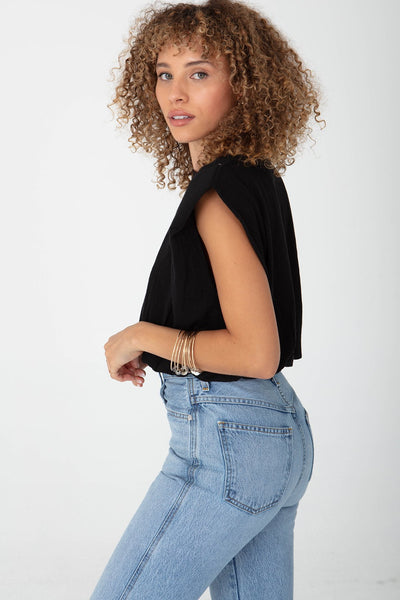 STRONG SHOULDER CROP