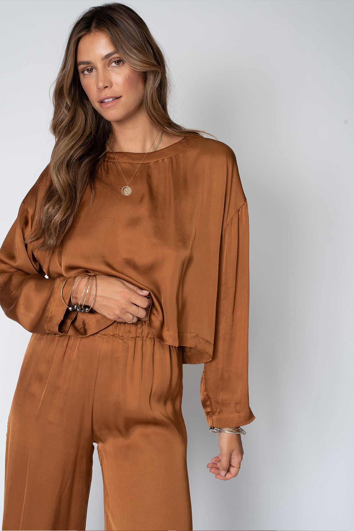 MILA LONG SLEEVE CROP TEE
